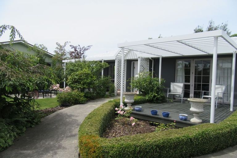 Photo of property in 17 Churchill Place, Waimate, 7924