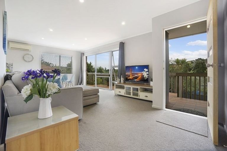 Photo of property in 1/17 Sandiacre Way, Browns Bay, Auckland, 0630