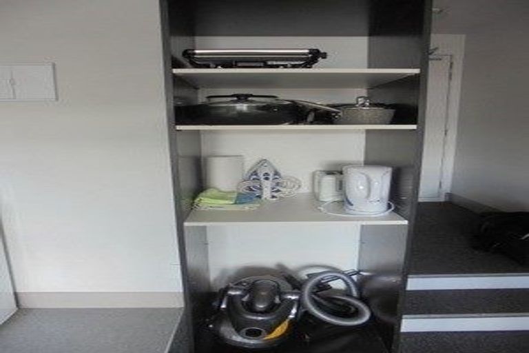 Photo of property in Urbane Apartments, 13/29 Webb Street, Mount Cook, Wellington, 6011