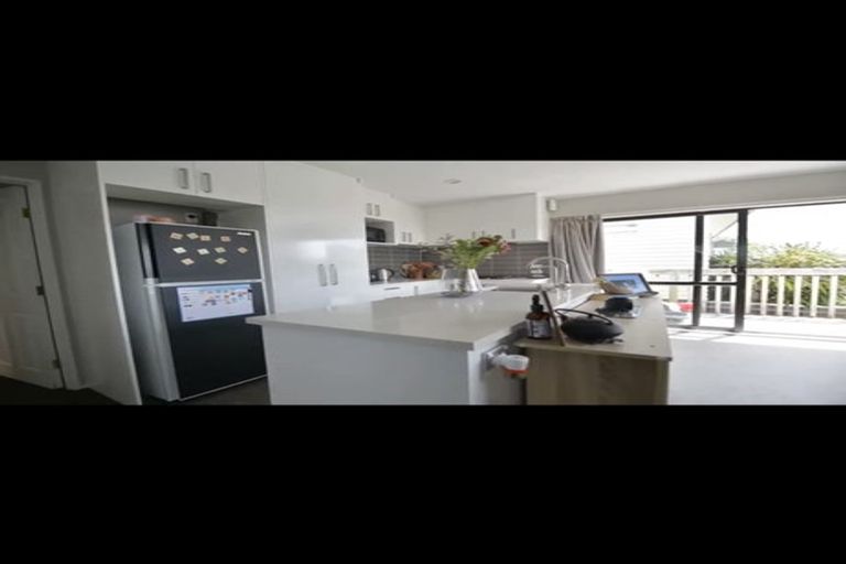 Photo of property in 5 Elliston Crescent, Stanmore Bay, Whangaparaoa, 0932