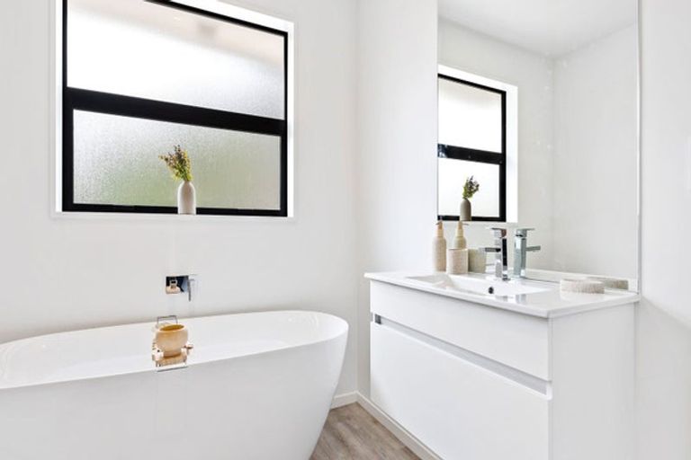 Photo of property in 1 Ella Street, Rolleston, 7614