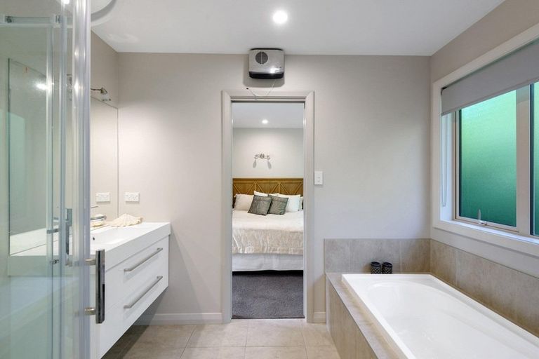 Photo of property in 38 Millhill Lane, Huntsbury, Christchurch, 8022