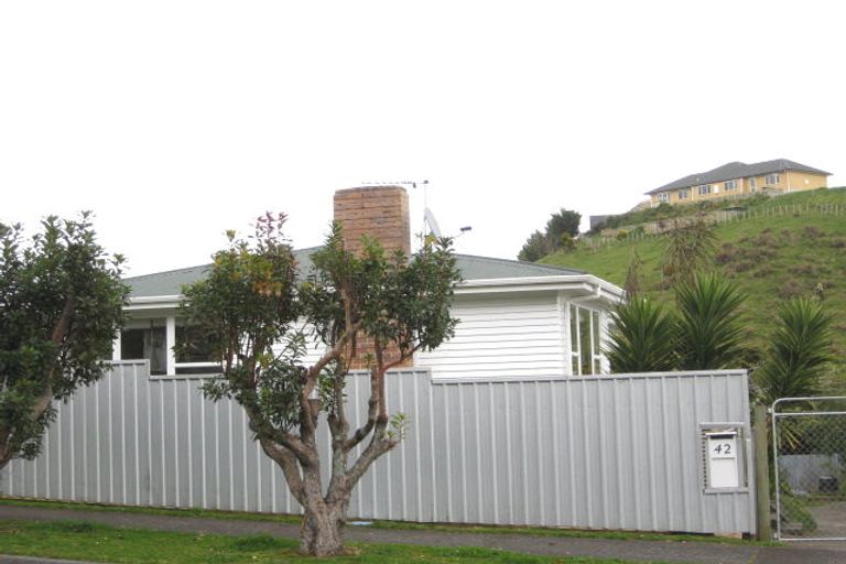 Photo of property in 42 Oranga Street, Marfell, New Plymouth, 4310