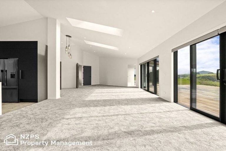 Photo of property in 16 Tunnel Beach Road, Blackhead, Dunedin, 9076