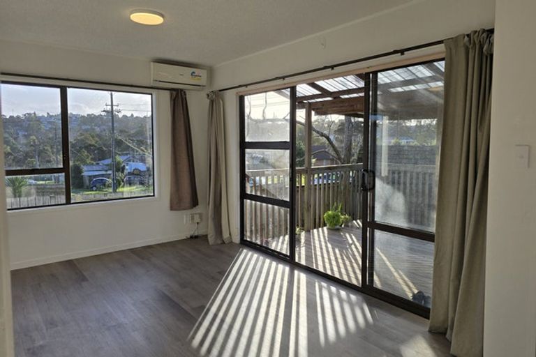 Photo of property in 1/18a Neal Avenue, Glenfield, Auckland, 0629