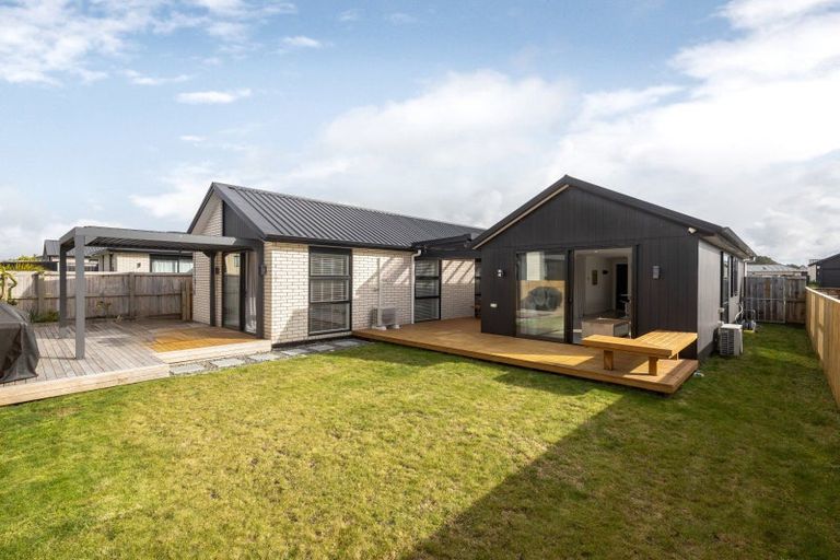 Photo of property in 19 Inuwai Street, Glenview, Hamilton, 3206