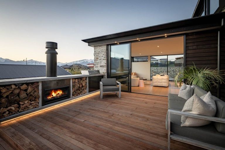 Photo of property in 34 Minaret Ridge, Wanaka, 9305