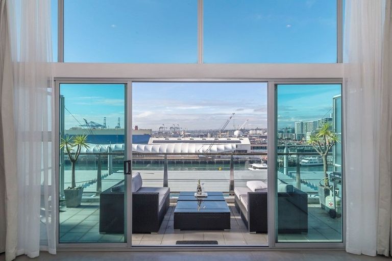 Photo of property in Shed 20 Princes Wharf Apartments, 48a/139 Quay Street, Auckland Central, Auckland, 1010