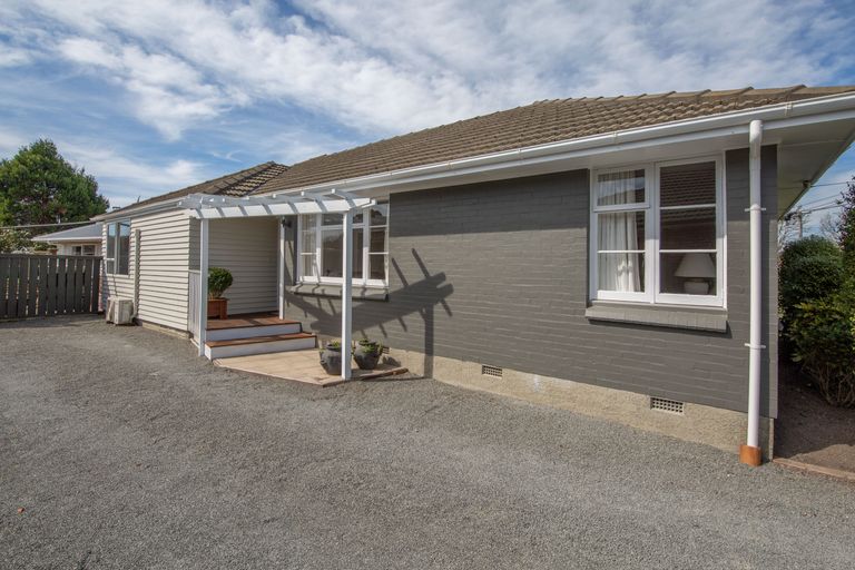 Photo of property in 12 Cranbrook Avenue, Burnside, Christchurch, 8053