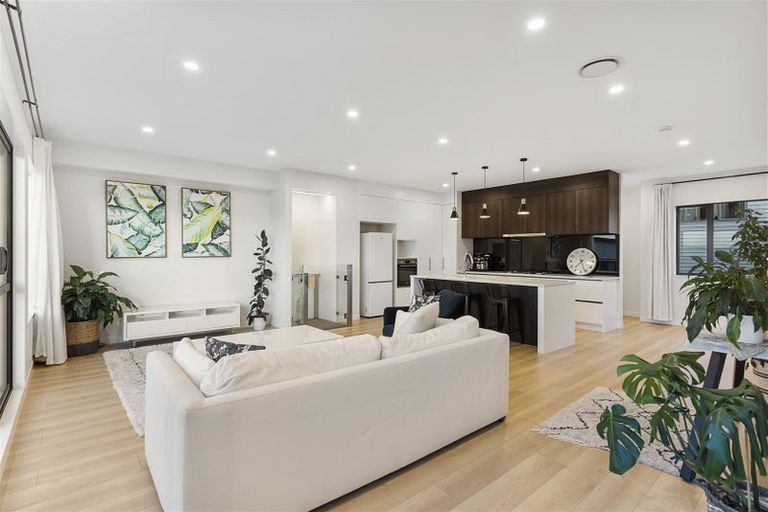 Photo of property in 4 Moki Place, Long Bay, Auckland, 0630