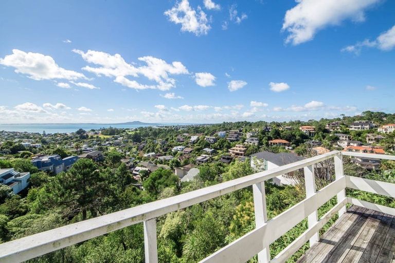 Photo of property in 166 Browns Bay Road, Murrays Bay, Auckland, 0630
