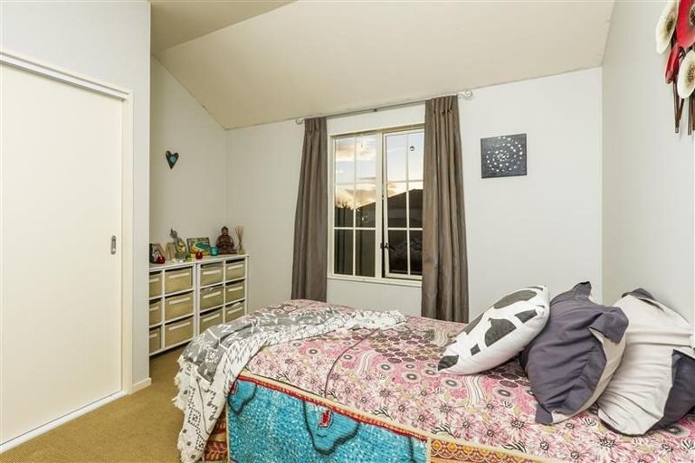 Photo of property in 7 Red Oak Place, Schnapper Rock, Auckland, 0632