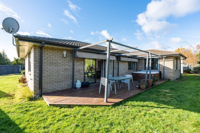 Photo of property in 21 Brompton Close, Richmond Heights, Taupo, 3330