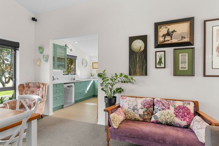 Photo of property in 6 The Strand, Whakapirau, Maungaturoto, 0583