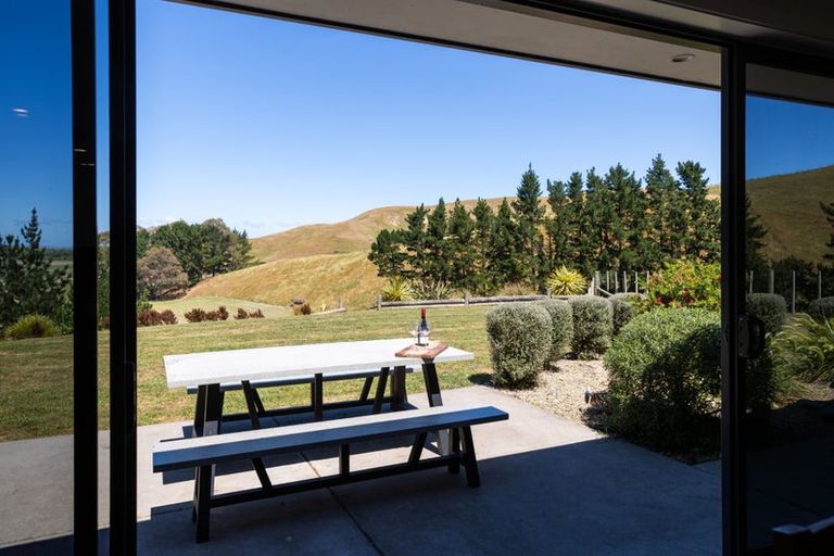 Photo of property in 690 Swamp Road, Puketapu, Napier, 4183