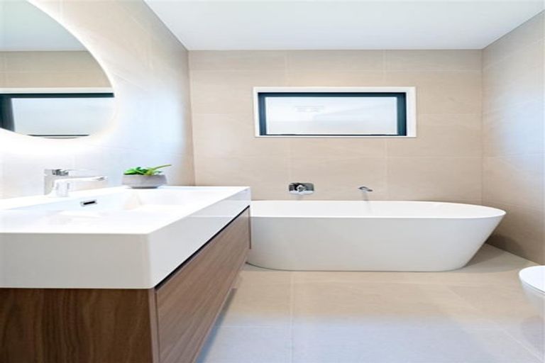 Photo of property in 38 Whakairo Crescent, Gulf Harbour, Whangaparaoa, 0930