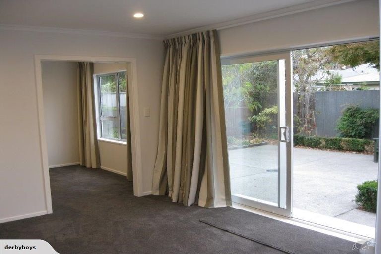 Photo of property in 2/12 Keoghs Lane, St Albans, Christchurch, 8014
