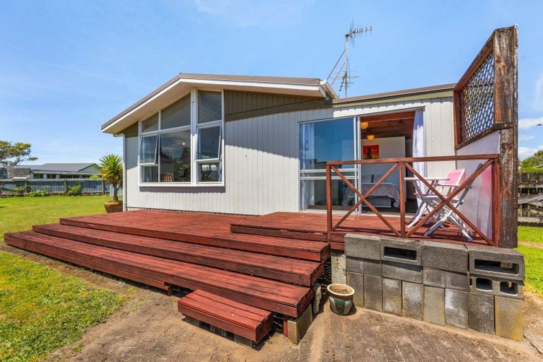 Photo of property in 5 Newbury Place, Waitara, 4320