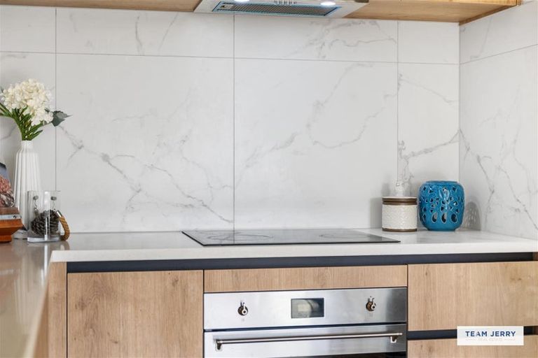 Photo of property in 2/1g Dishys Road, Flat Bush, Auckland, 2019