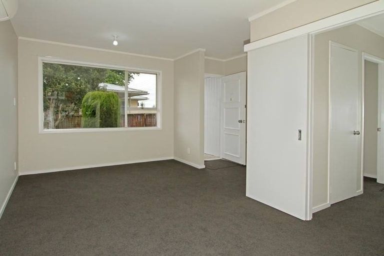 Photo of property in 1/4046 Great North Road, Glen Eden, Auckland, 0602
