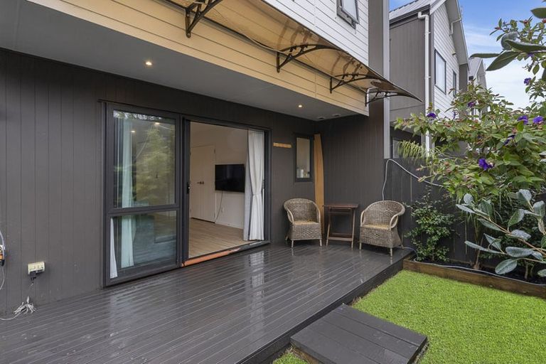 Photo of property in 12e Kelwyn Road, Kelston, Auckland, 0602