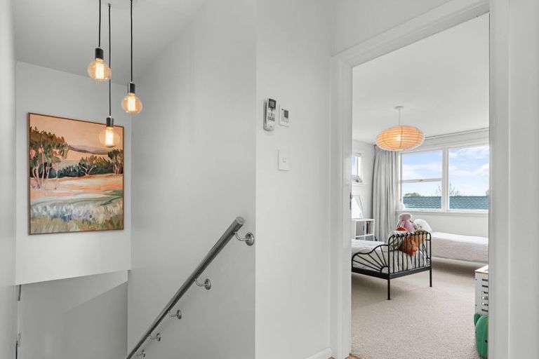 Photo of property in 21 Woodstock Place, Russley, Christchurch, 8042