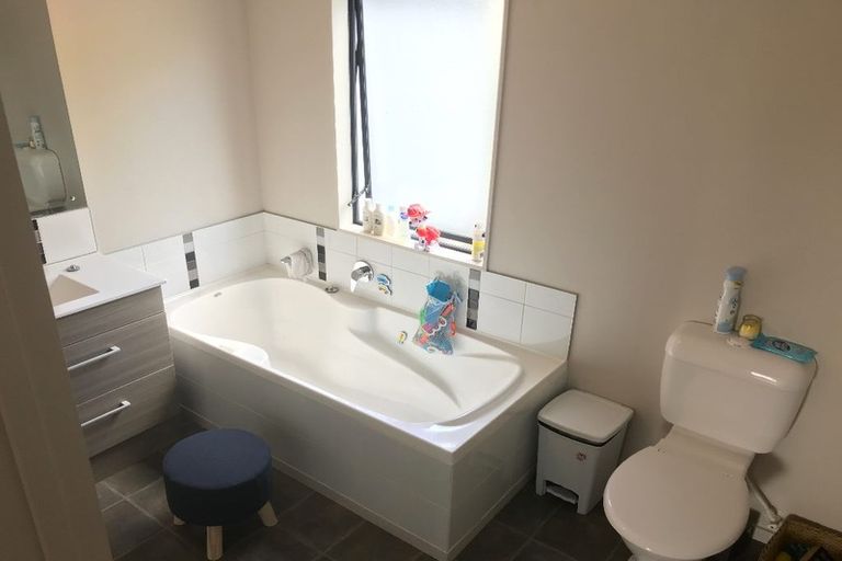 Photo of property in 16/3 Erewhon Place, Birkdale, Auckland, 0626