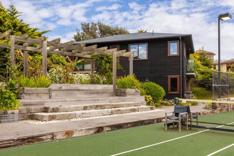 Photo of property in 24 Paetawa Road, Peka Peka, Waikanae, 5391