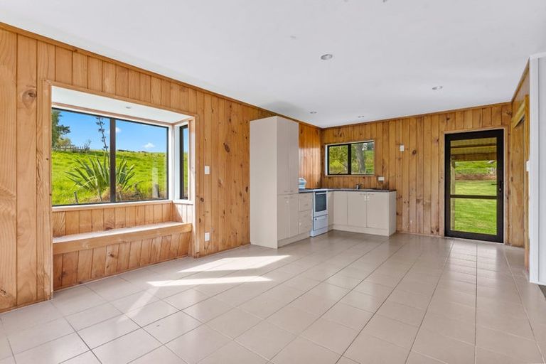 Photo of property in 30a Settlement Road, Kaiwaka, 0573