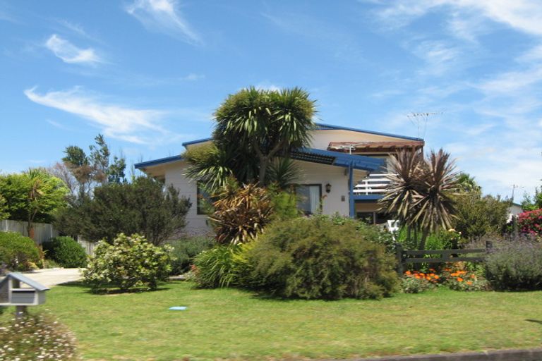 Photo of property in 46 Taihiki Road, Clarks Beach, 2122