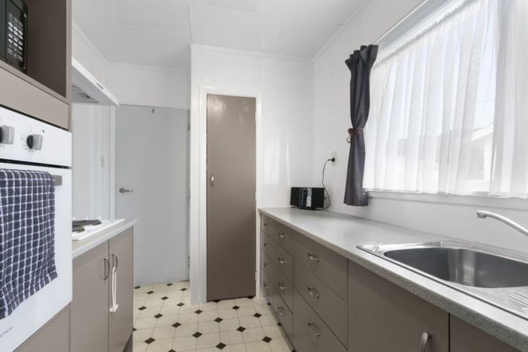 Photo of property in 1/1079 High Street, Taita, Lower Hutt, 5011