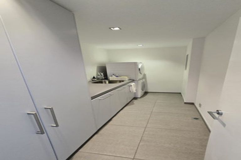 Photo of property in 87 Castor Bay Road, Castor Bay, Auckland, 0620