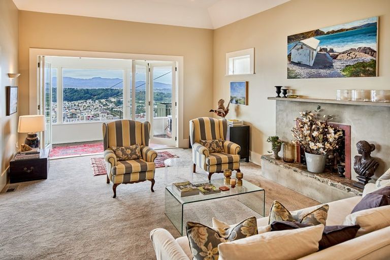 Photo of property in 52 Central Terrace, Kelburn, Wellington, 6012