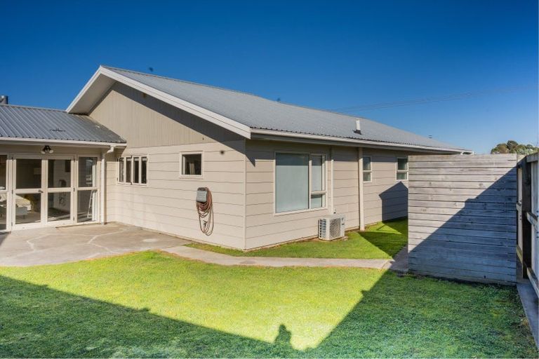 Photo of property in 106 Roberts Line, Kelvin Grove, Palmerston North, 4414