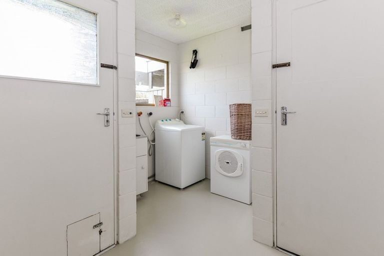 Photo of property in 1 Fleetwood Crescent, Flaxmere, Hastings, 4120