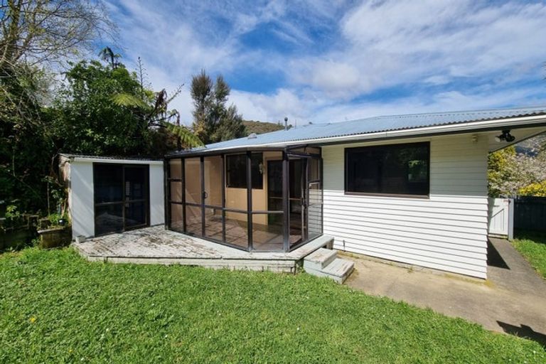 Photo of property in 13 Morrison Grove, Stokes Valley, Lower Hutt, 5019