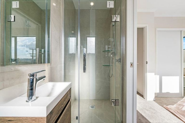 Photo of property in 8/5 Preston Avenue, Henderson, Auckland, 0610