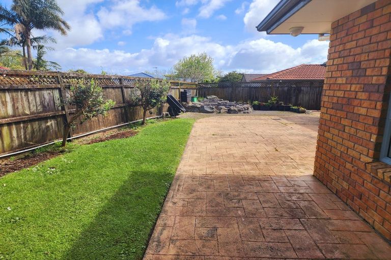 Photo of property in 8 Huntington Drive, Huntington Park, Auckland, 2013