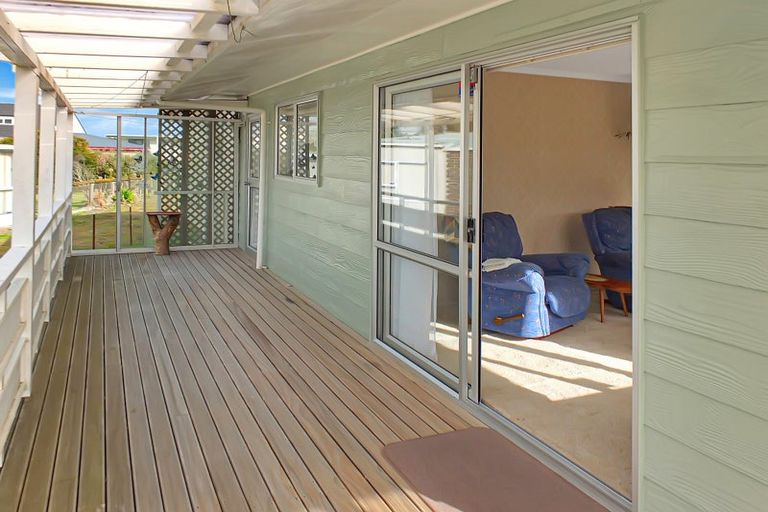 Photo of property in 24 Hall Place, Foxton Beach, Foxton, 4815