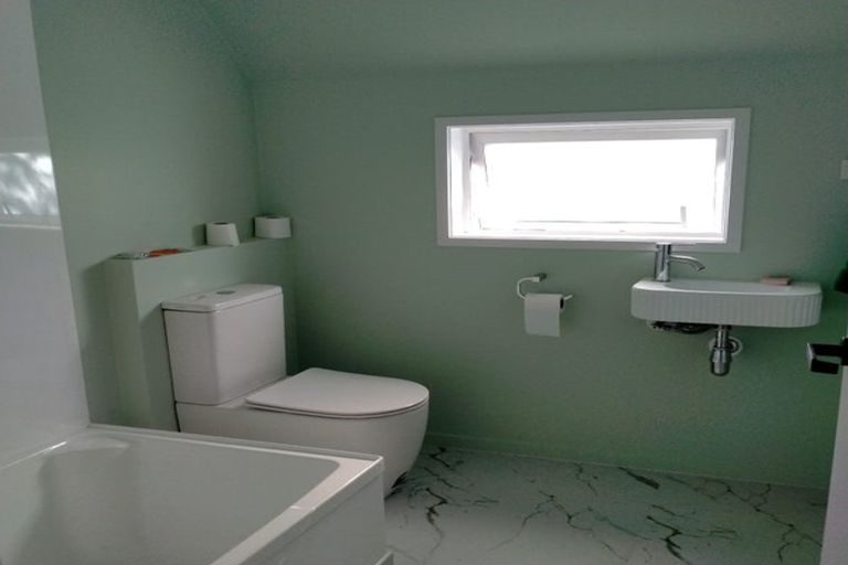 Photo of property in 71b Rosecamp Road, Beach Haven, Auckland, 0626