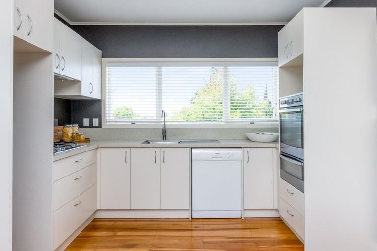 Photo of property in 16 Simla Avenue, Havelock North, 4130