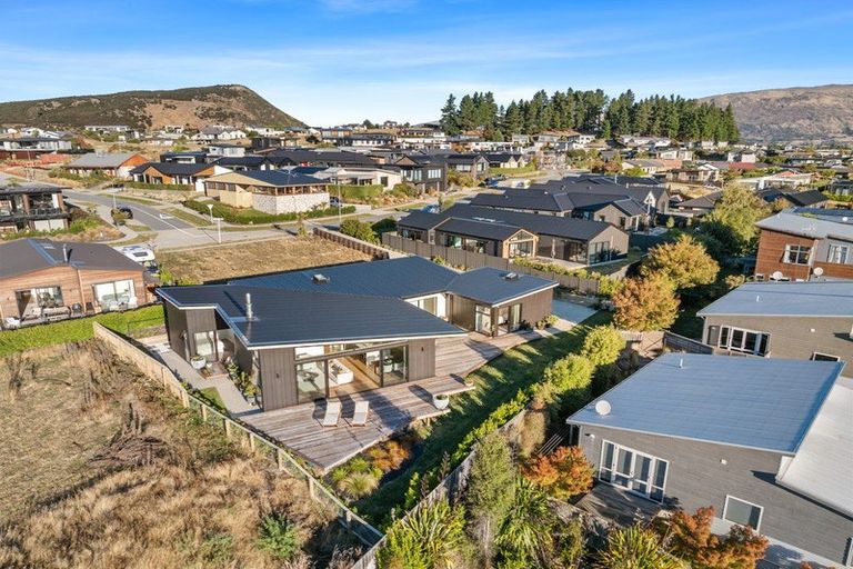 Photo of property in 41 Farrant Drive, Wanaka, 9305