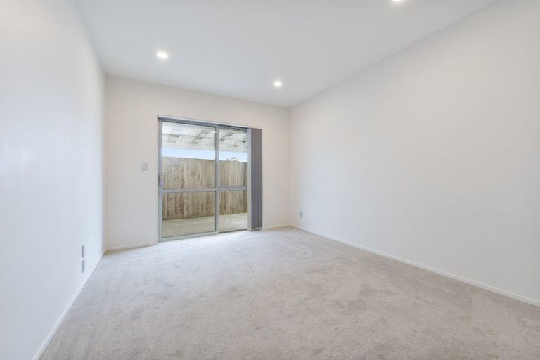 Photo of property in 25 View Road, Henderson, Auckland, 0612