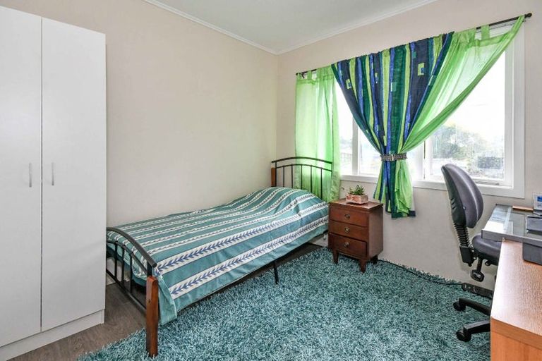 Photo of property in 11 Awatere Street, Clover Park, Auckland, 2023