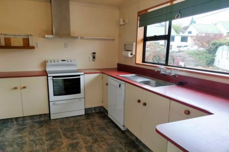 Photo of property in 2 Athenry Road, Bridge Hill, Alexandra, 9320