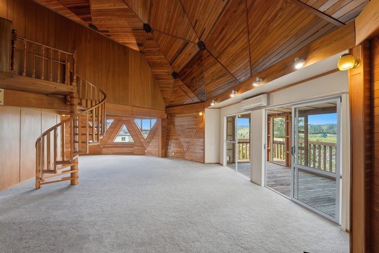 Photo of property in 272 Sturges Road, Henderson, Auckland, 0612