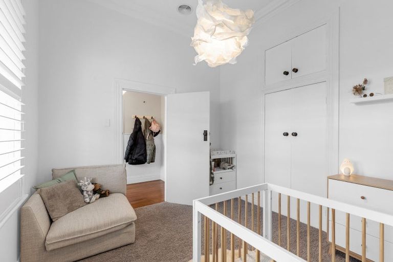 Photo of property in 17 Perrin Place, Kelvin Grove, Palmerston North, 4414