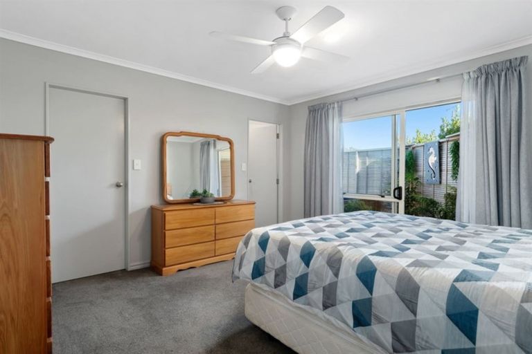 Photo of property in 118 Dalton Drive, Papamoa Beach, Papamoa, 3118