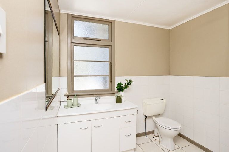 Photo of property in 27 Bullar Street, Grasmere, Invercargill, 9810