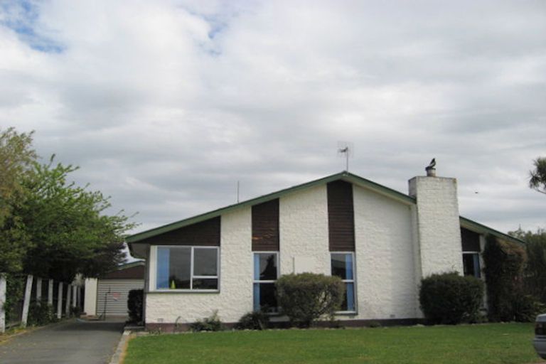 Photo of property in 8 Simon Place, Woodend, 7610